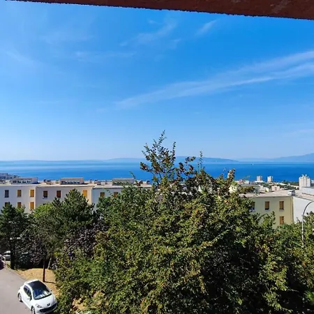 Flori Apartment *